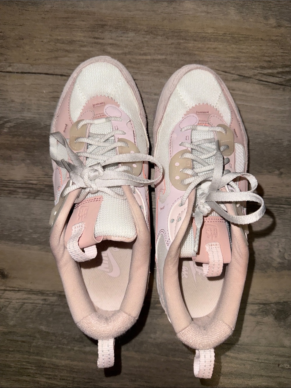 Nike Women's Pink and White Athletic Sneakers